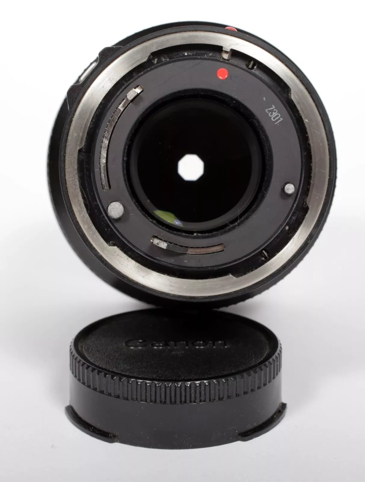 Canon New FD 135mm F2.0 lens for Canon FD FDn mount cameras Canon New FD 135mm F2.0 lens for Canon FD FDn mount cameras